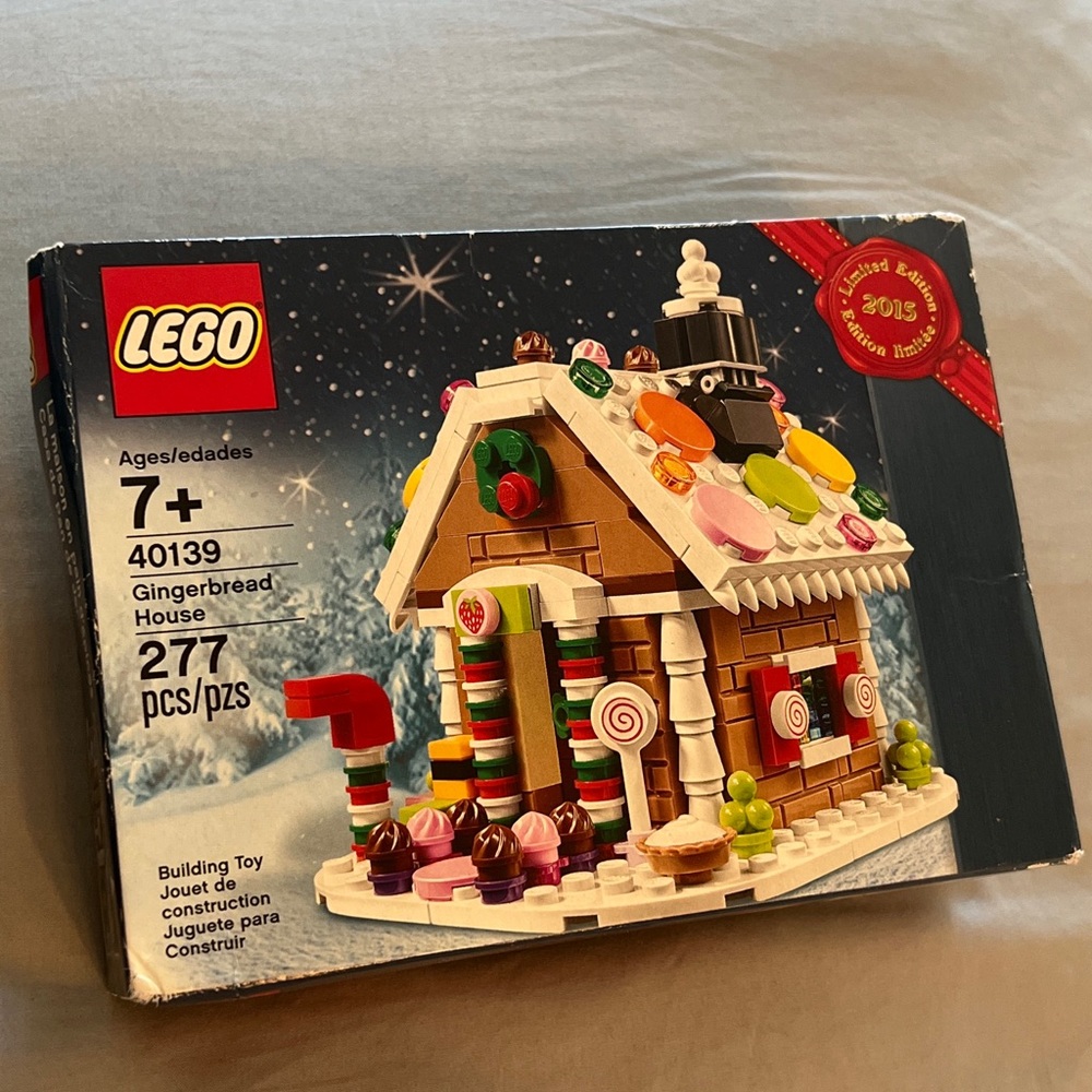 LEGO Holiday Gingerbread House Limited Edition 2015 new sealed